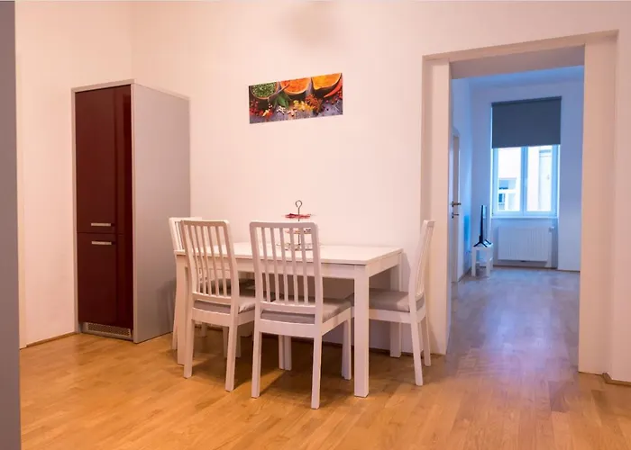 Apartment Charming Flat & Balcony Near Station L Bg5 *