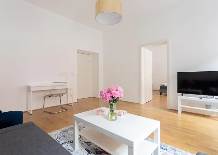 Charming Flat & Balcony Near Station L Bg5 * Vienna