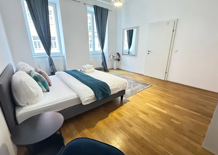Charming Flat & Balcony Near Station L Bg5 *