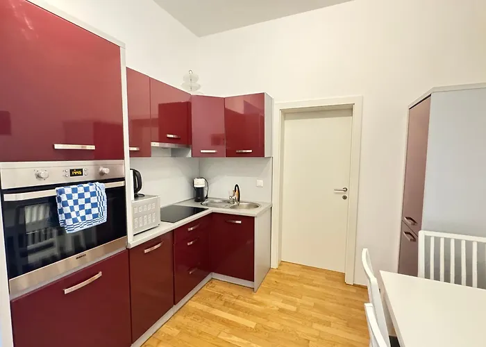Charming Flat & Balcony Near Station L Bg5 Apartment *