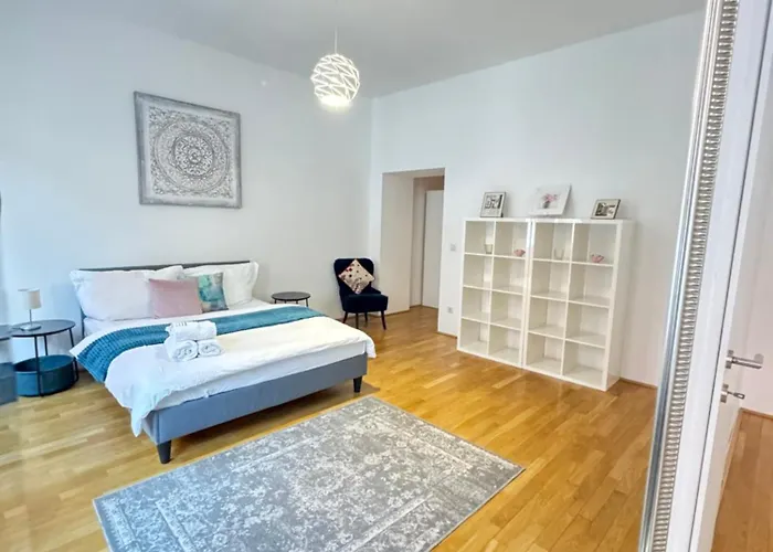 Apartment Charming Flat & Balcony Near Station L Bg5 *